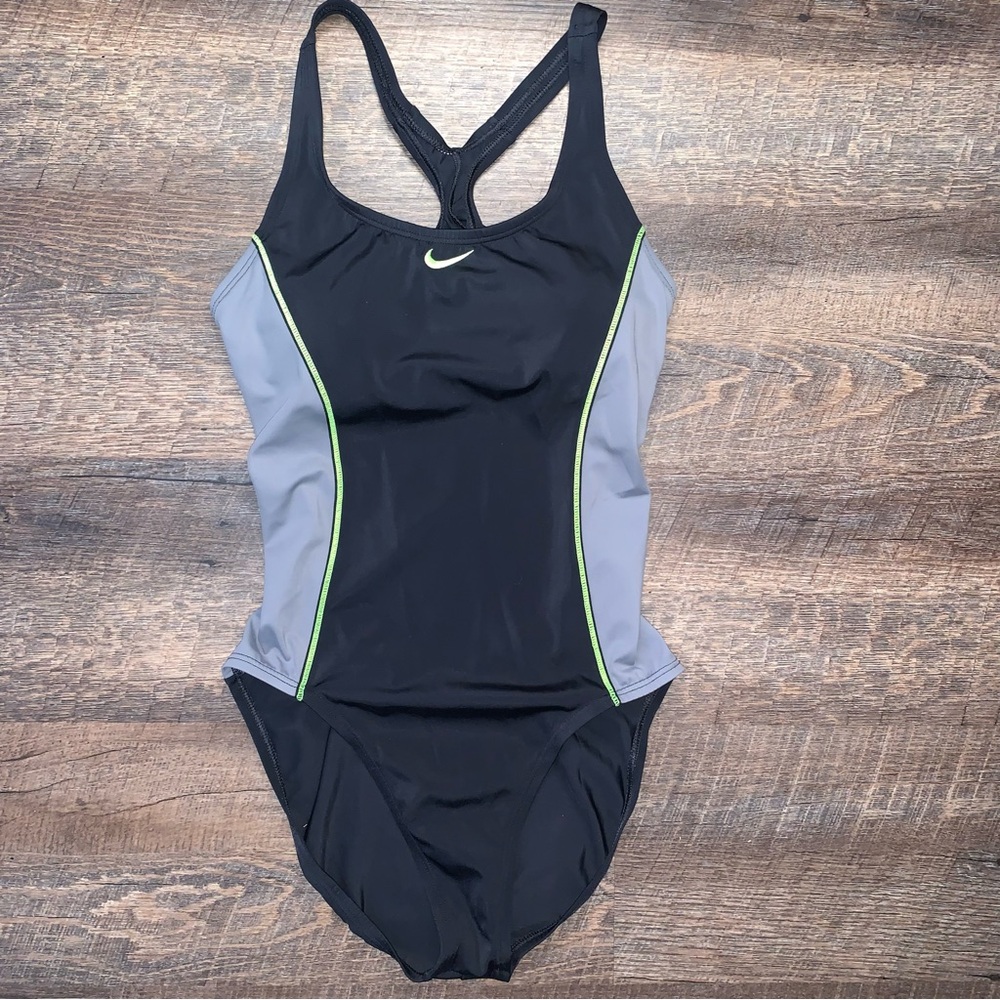 Nike Color Surge Powerback Black One Piece Swimsuit Bathing Suit Size Medium